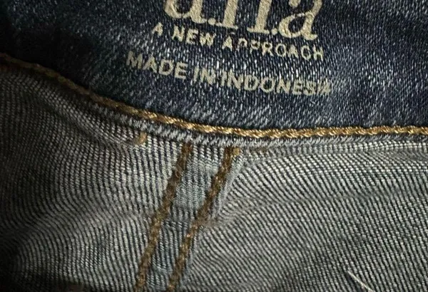 Ana denim blue short shorts - Image 4