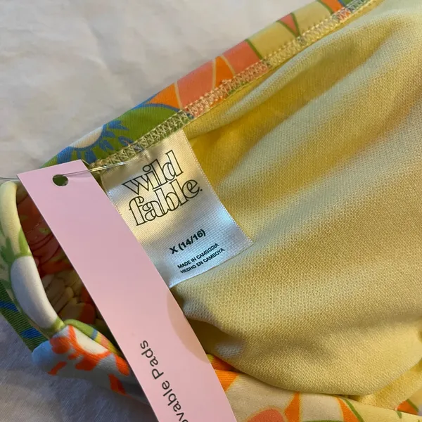 New Wild Fable Bikini Swim Top Yellow Tropical Floral Size XL (14-16) - Image 3