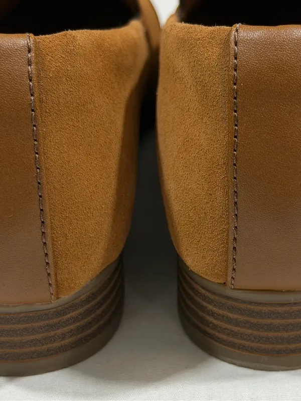 Clarks Women's Two-Tone Tan Suede & Leather Slip-On Flats Sz 8 NWOB - Image 9