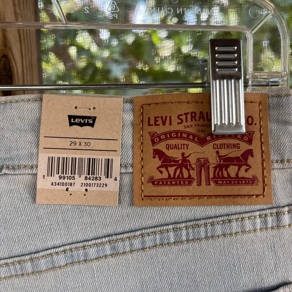 Levi’s Women's 726 High Rise Flare Jeans Light Wash Size 29/30. NEW! - Image 5