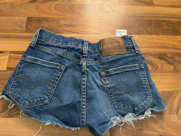 Levi’s 501 Jean shorts low rise - Image 2