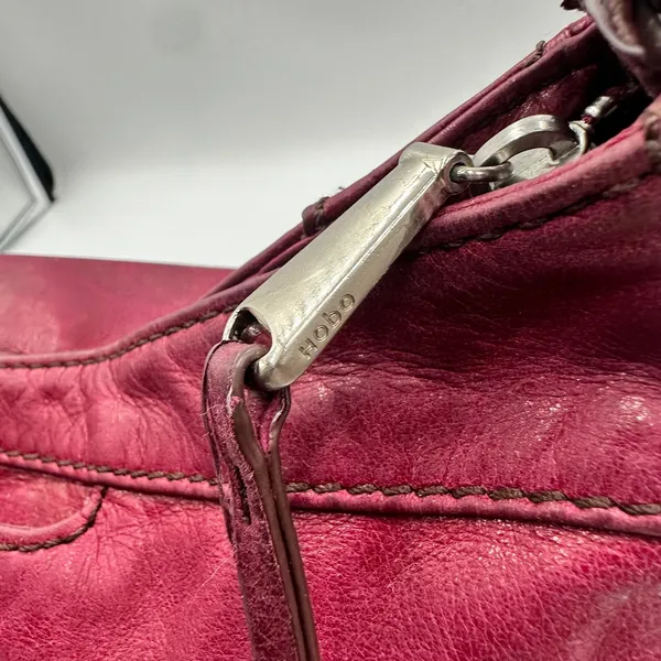Hobo International Red Leather Shoulder Bag Zip Top Hobo Purse Handbag Berry - Image 2