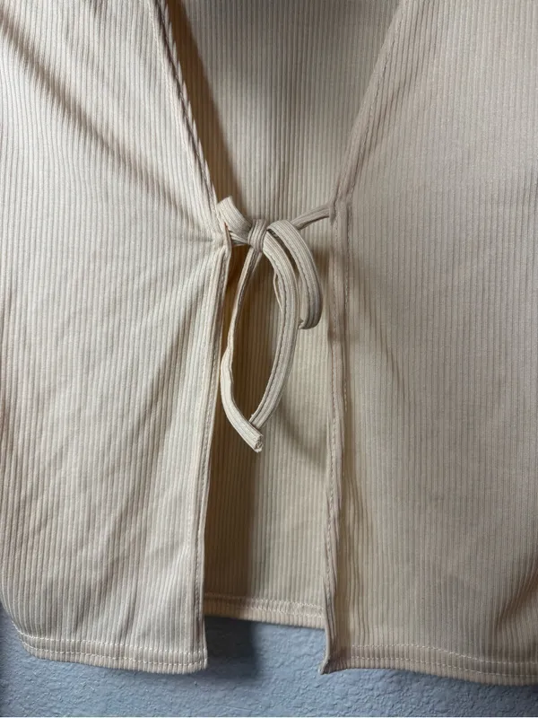 Nwt PrettyLittleThing Beige Ribbed Tie-Front Crop Top‎ Size 2 - Image 3