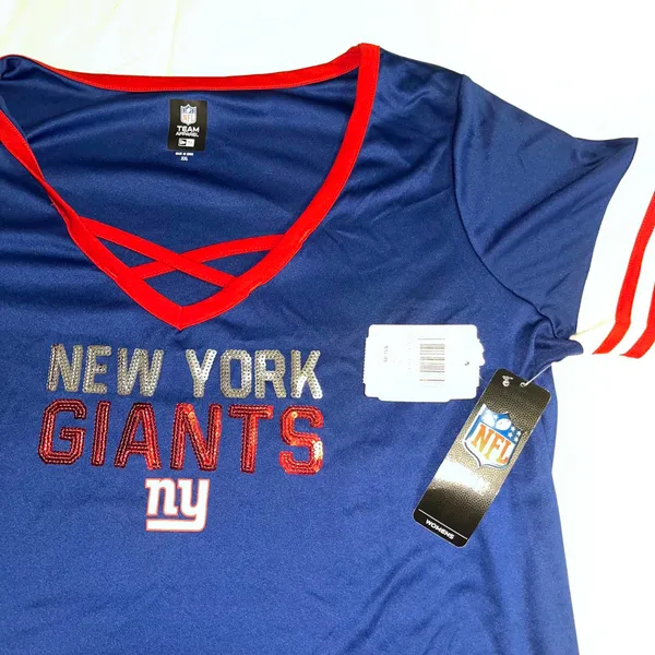 NWT NFL New York Giants Women's V-Neck T-Shirt Size XXL New With Tags Football - Image 2