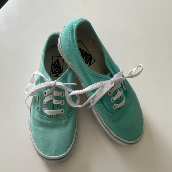 🦋Authentic VANS Canvas Flat Sneakers, Size 6 - Image 4