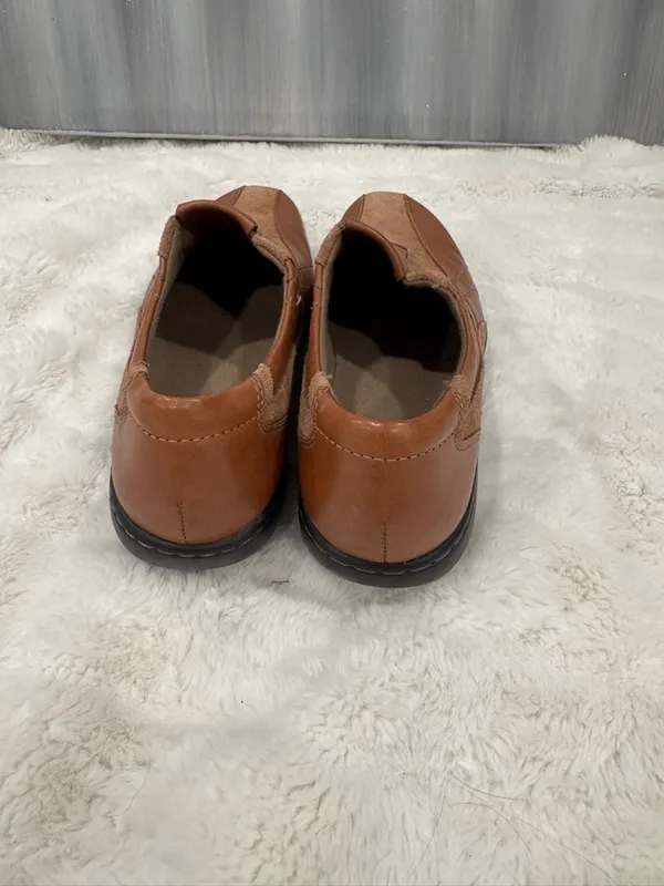 Clark’s Tan Shoes - Image 4
