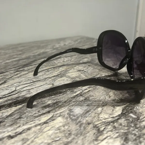 Black Oversized Sunglasses - Image 11