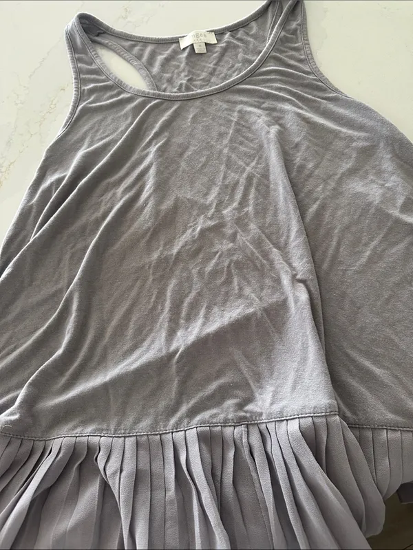 Umgee light gray racerback pleated hem tank top size medium‎ - Image 6