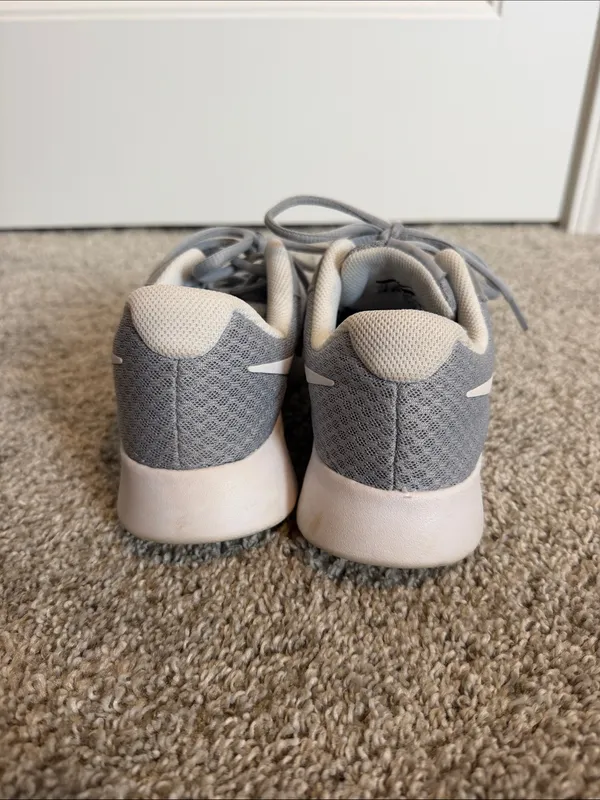 Nike Women’s Light Gray Mesh Sneakers - Image 3
