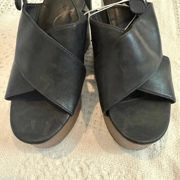 Universal Thread 6 Naomi faux leather slingback platform 3638 - Image 3