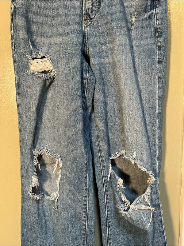 Old‎ Navy Women's Size 0 O.G. Loose Straight Jeans Light Wash Distressed Stretch - Image 5