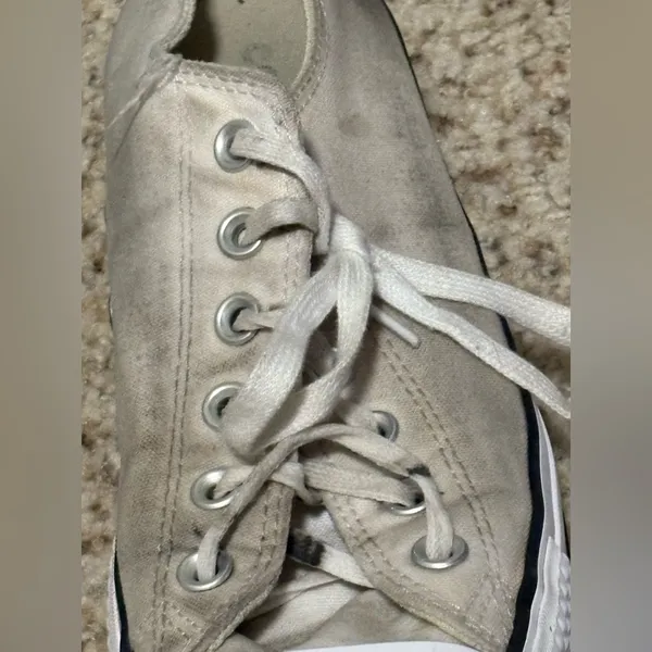 (Converse) Chuck Taylor Platform Low Tops: Size 8W or 6.5M - Image 4