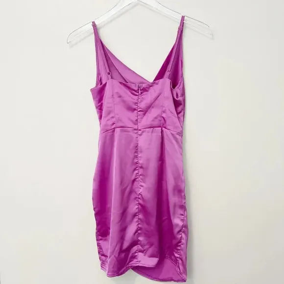 NWT SUPERDOWN Arezo Cowl Wrap Dress in‎ Purple Mini - Image 4