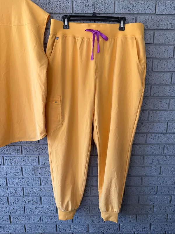 Figs Scrub Set Set Rafaela Top Sz 3XL/ HW Zamora Jogger Pants Size XXL Dandelion - Image 5