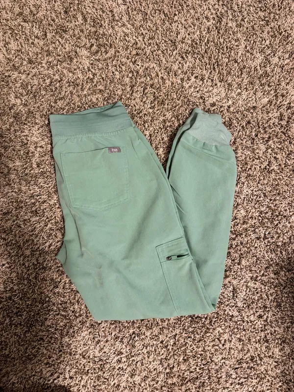 FIGS Scrubs Set Jade - Image 2
