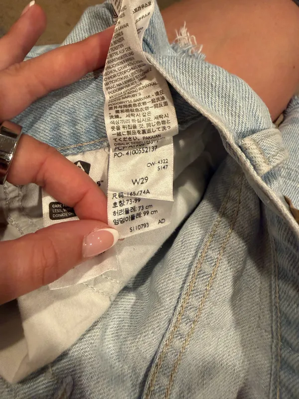 Levi’s High-Waisted Mom Shorts - Image 3