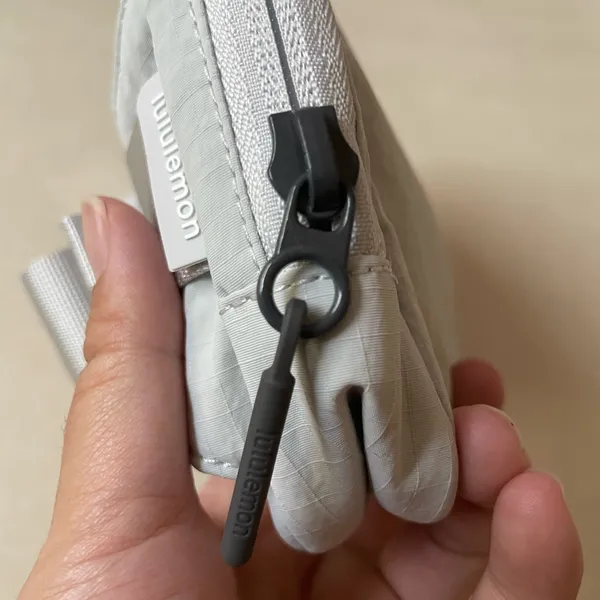 Lululemon Everywhere Belt Bag Ripstop - Silver Drop - Image 3