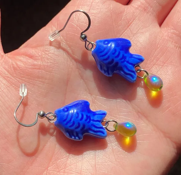 unique funky cute orange ceramic fish & Czech glass teardrop dangle earrings ⭐️🐟💕 - Image 6