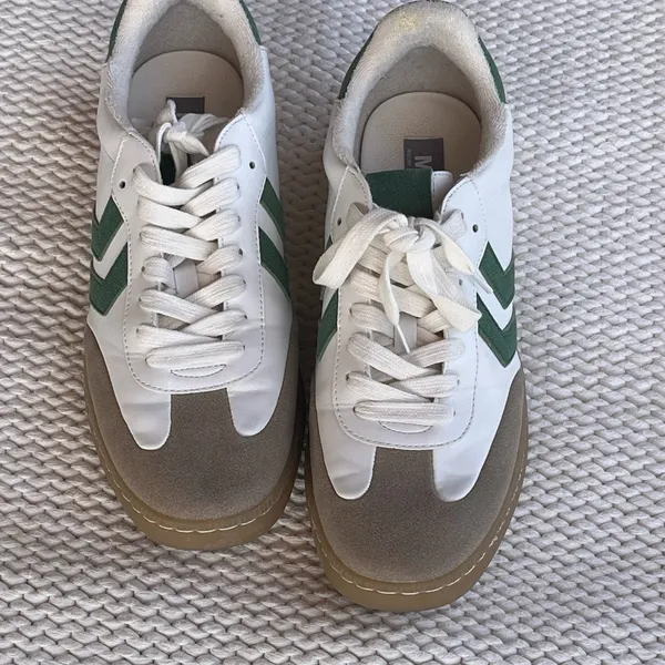 MIA Green White Retro Court Sneakers | Gum Sole Lace Up | Size 8.5 - Image 2