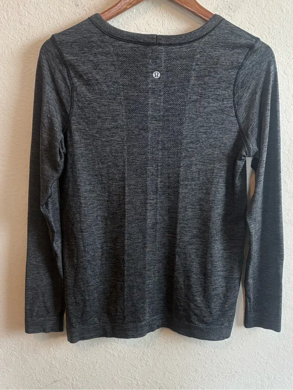 Lululemon Dark Gray Long Sleeve Swiftly Tee Size 6 - Image 2