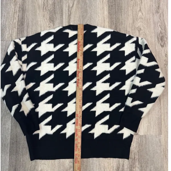 Andrea Jovine Womens Black White Houndstooth Fuzzy Crewneck Sweater Size Medium - Image 5
