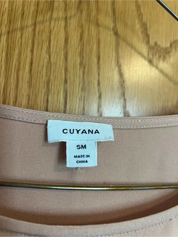 Cuyana cropped pink silk top size small - Image 4