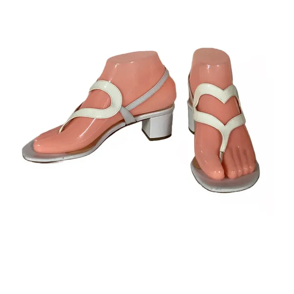 Martin Clay White Patent Leather Heart Theme Block Heel Sandals (36) - Image 3