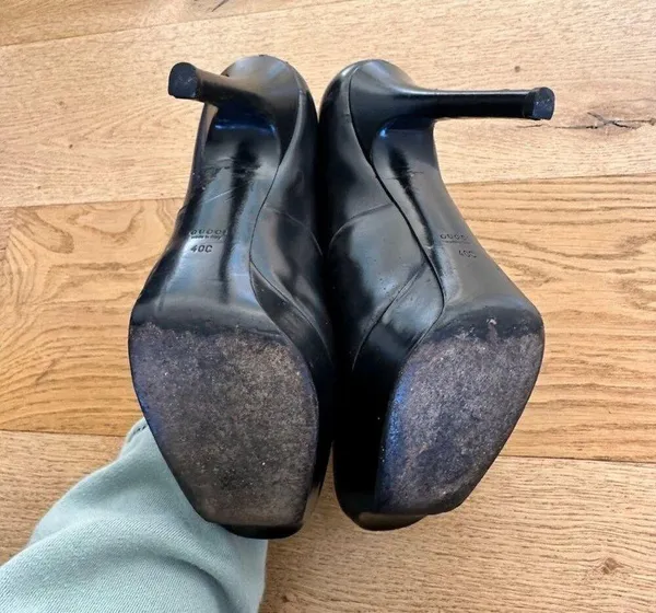 Gucci Vintage Leather Ankle Boots with Gold Lace Plate in Black - Image 6