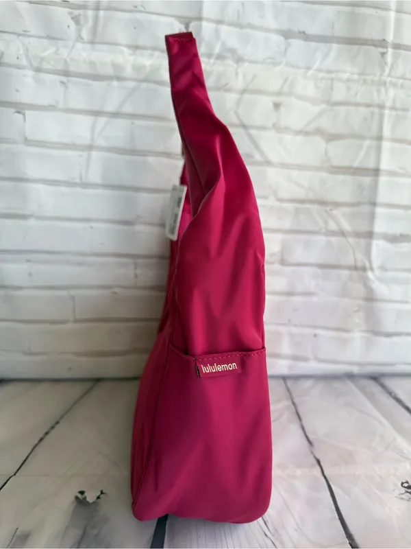 lululemon athletica City Essentials Shoulder Bag in Berry Rumble (BRML) - Image 2