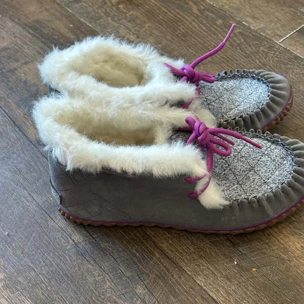 Sorel Out N About Moc Grey Quilted Suede Faux Fur Slippers NL2357-052 Womens 7.5 - Image 3