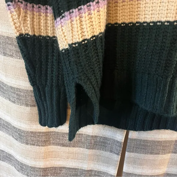 Aerie Green And White Stripe Sweater Size XS‎ - Image 5
