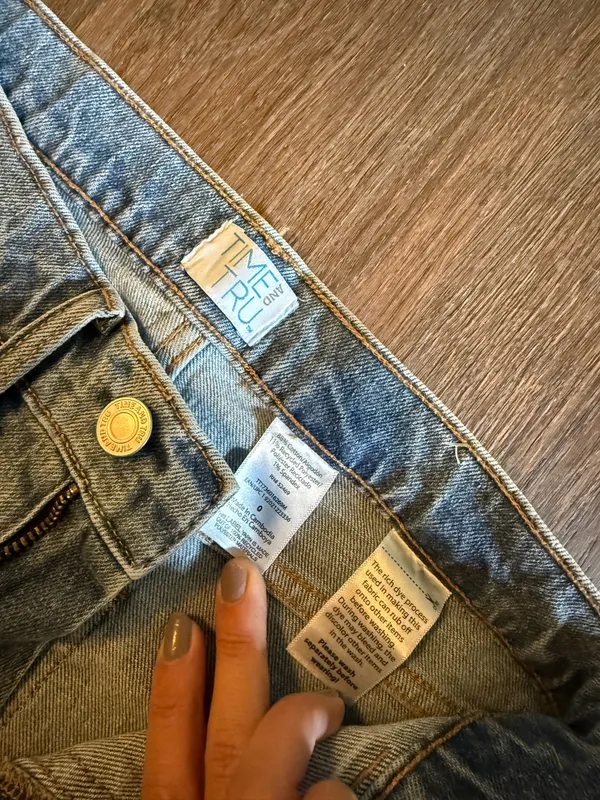 Time & Tru Jeans - Image 2