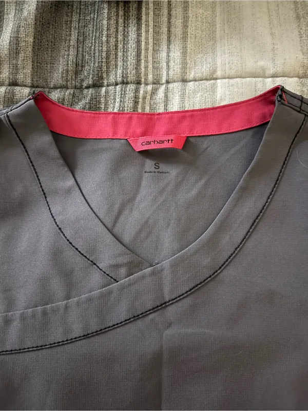 Carhartt Gray Scrubs with Pink Trim - Image 2