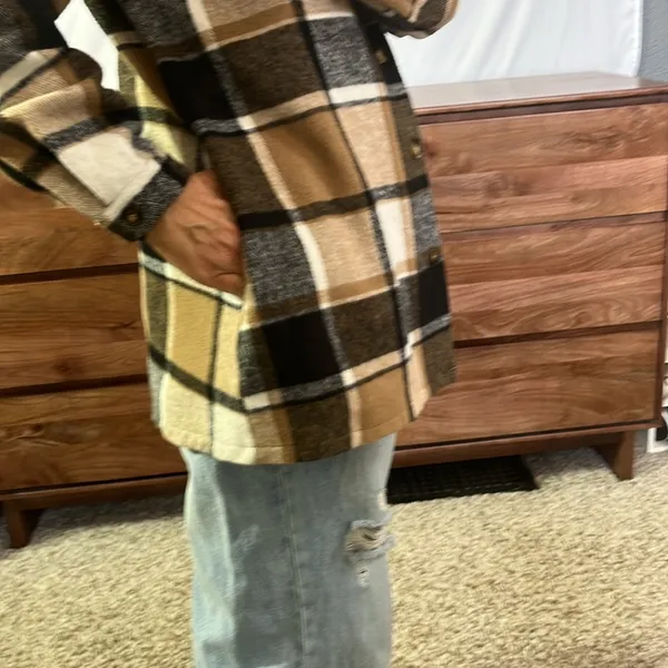 Flannel Shacket size SMALL. Tan - Image 6