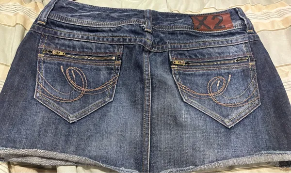 X2 Y2K Denim Micro Mini Skirt – Size 2 – Back Zipper Pockets – Frayed Hem - Image 3