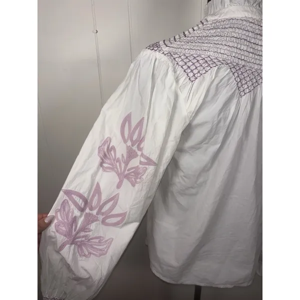 veroalfie‎ embroidered ruggle smocked blouse white Puff Sleeve Anthropologie 2 - Image 3