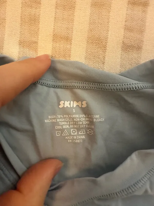 SKIMS Fits Everybody Cropped T-Shirt - Image 2