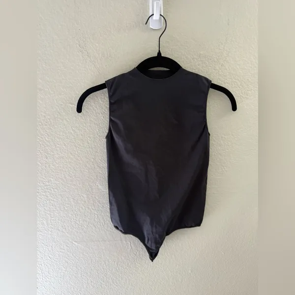 SKIMS Essential Sleeveless Crewneck Thong Bodysuit Size XS Onyx Shapewear Basic - Image 2