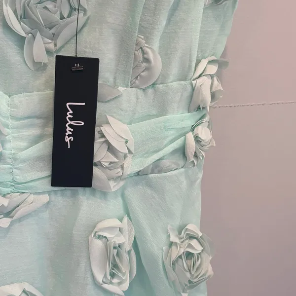 Lulus NWT Mint Green 3D Rosette Tiered Midi Dress - size Medium - Image 7