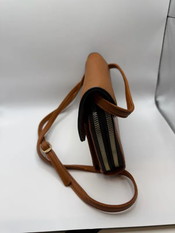 Unbranded Brown Faux Leather Multi-Compartment Crossbody Bag with Gold-Tone Lock - Image 5