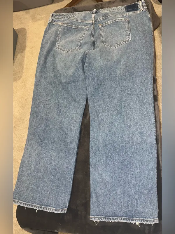 Abercrombie & Fitch Curve Love High Rise 90s Relaxed Jean Size 36 / 22 Short - Image 12