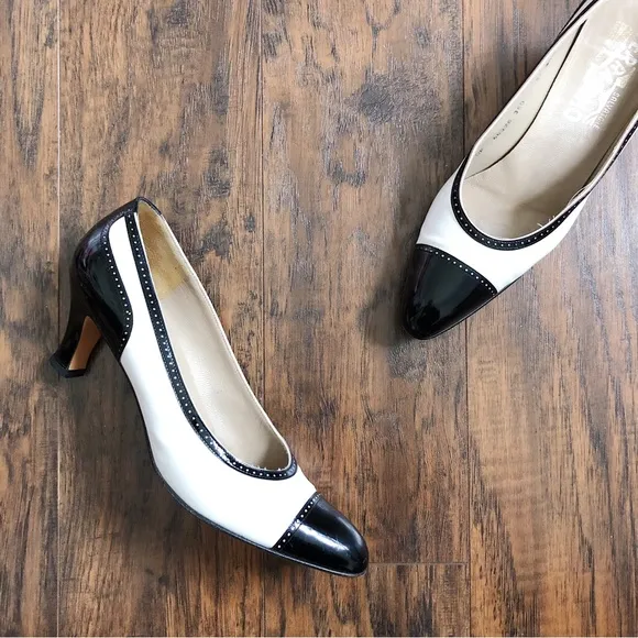 Salvatore Ferragamo • vintage heels pumps cap toe two tone black white patent leather - Image 2