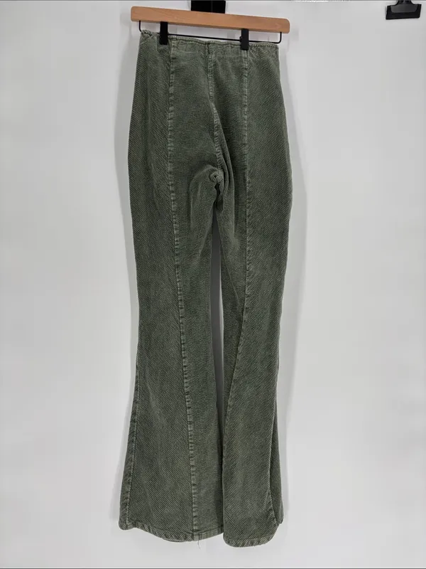 OLI & HALI corduroy high rise flare pants medium green - Image 3