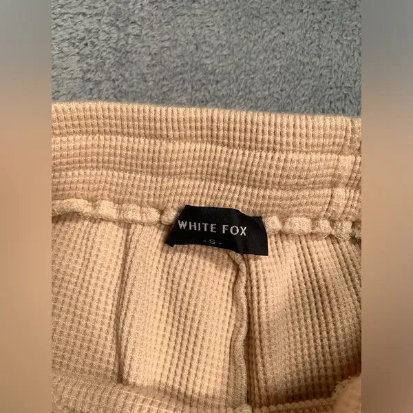 White fox boutique Tan Waffle lounge Shorts small - Image 5