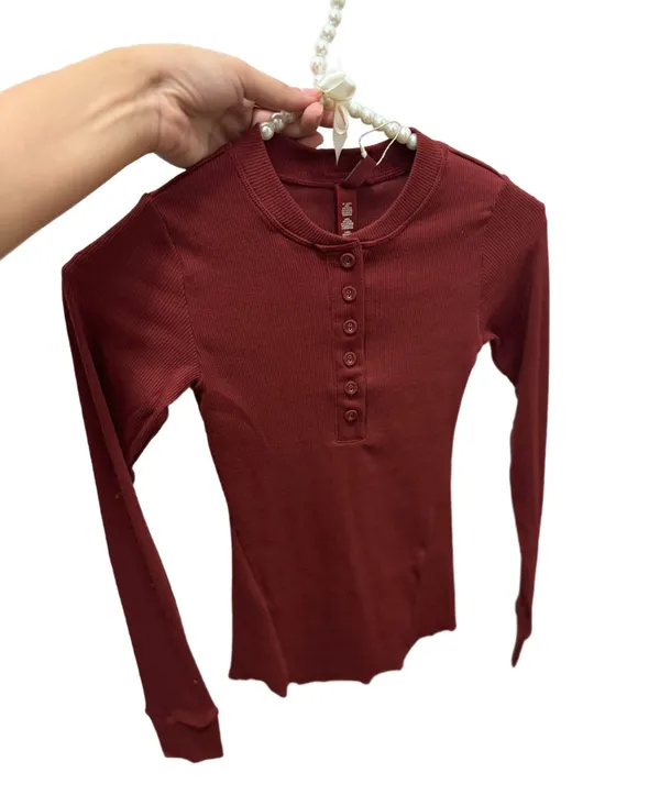 SKIMS Size XXS Cotton Rib Long Sleeve Henley Sangria Ribbed Shirt NWT - Image 5