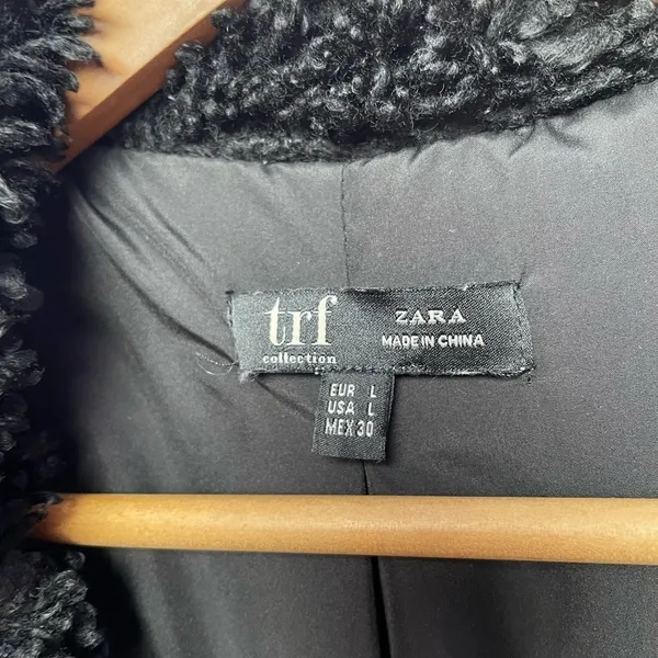 Zara Cropped Teddy Full Zip‎ Jacket in Black Size Large - Image 4