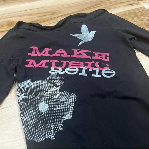 Aerie Black Graphic Open Neck Top Women’s XS - Image 2