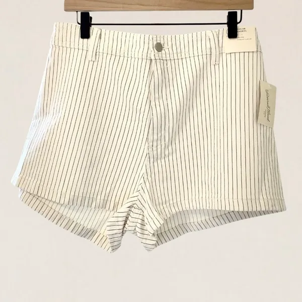 Universal Thread Womens‎ High Rise Sailor Shorts Cream Pinstripe Size 6 NWT - Image 3