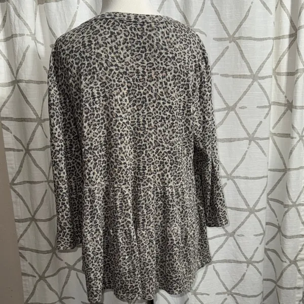 Leopard Print Long Sleeve Top Black Size M - Image 4