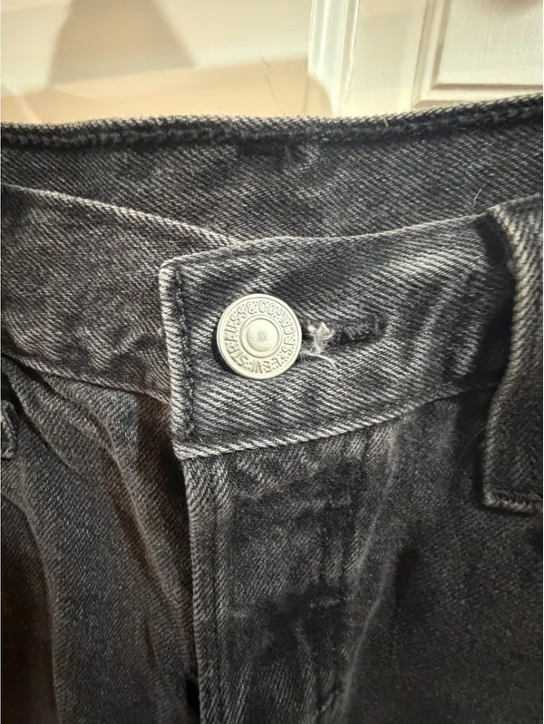 Levi's 501 Black Denim Cutoff Shorts Size 28 - Image 3